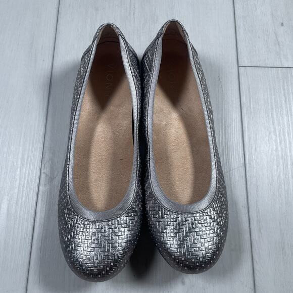 Vionic Women's 7.5 Anita Silver Woven Comfy Ballet Flats Slip On - Picture 5 of 9